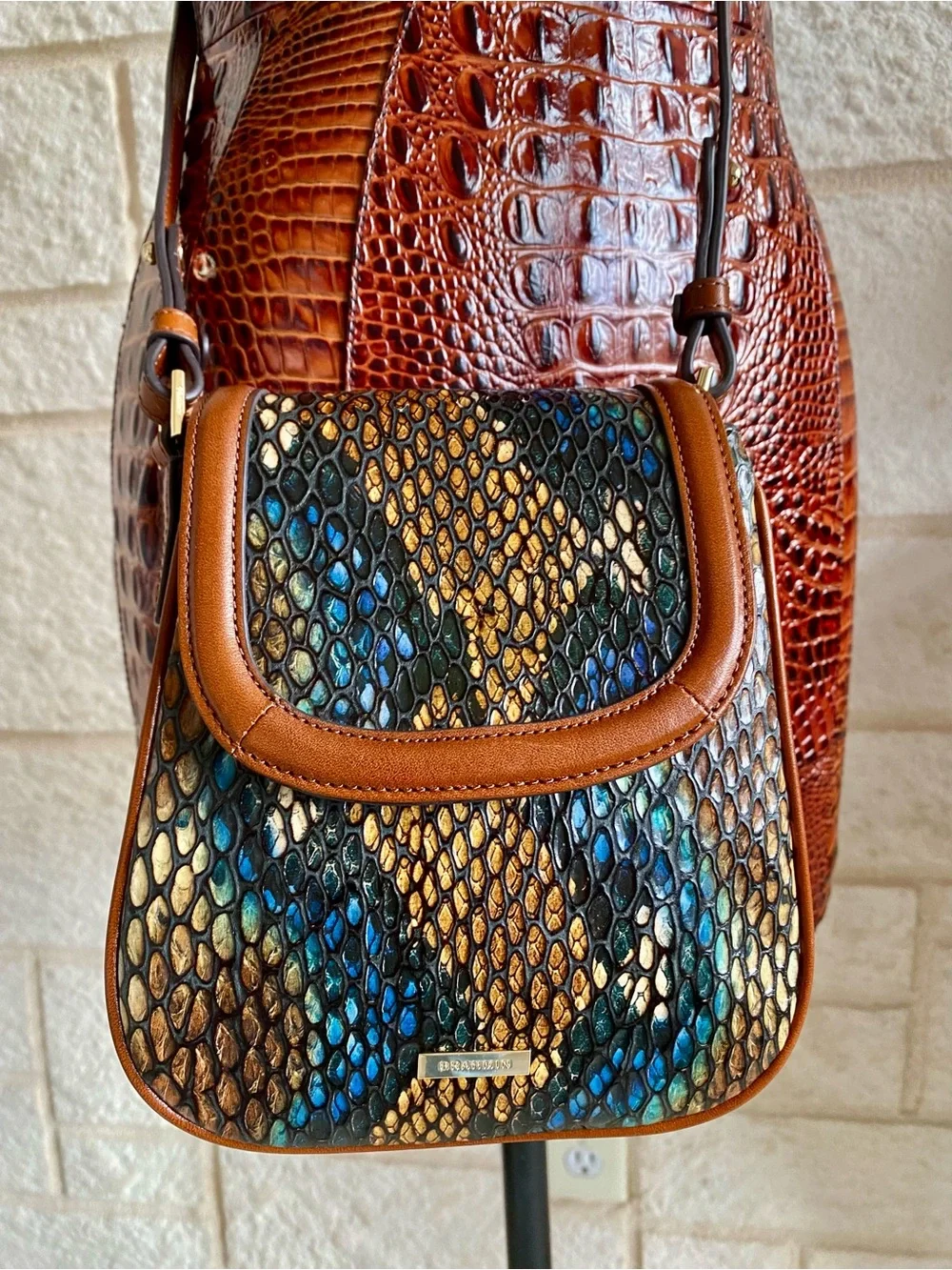 BRAHMIN Curvy EVERLEE CROSSBODY Bag  Featured in beautiful BOTTLE BLUE FLETCHER